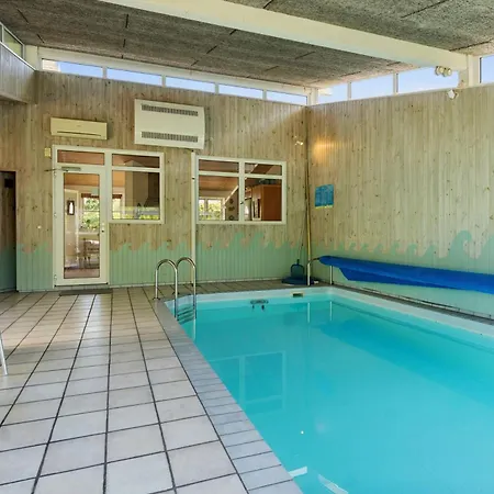 Large With Swimming Pool *