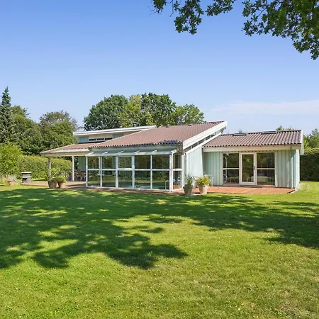 Large With Swimming Pool *