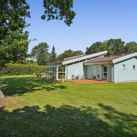 Large With Swimming Pool *