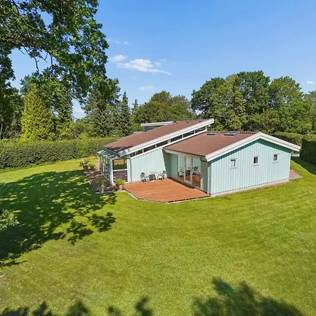 Large With Swimming Pool *